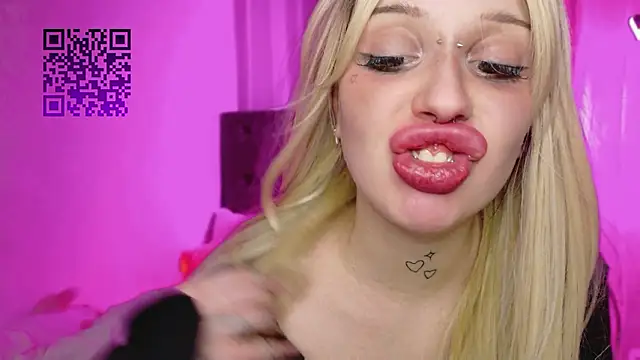 Lolykari's Live XXX Chat