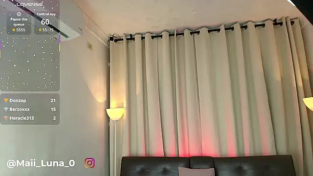 Maii_Luna Webcam Show