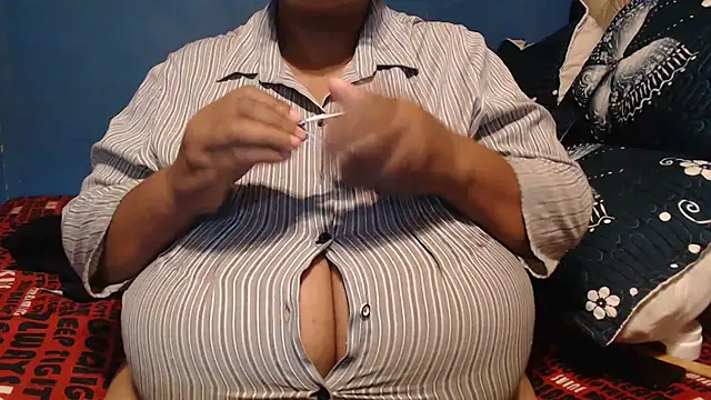 CUTEFIRMMELONSS Live XXX-Chat