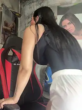 innocenttemplegirl's Live XXX Chat