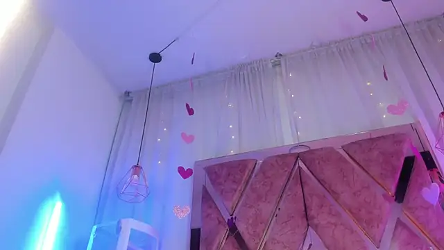 shantal_cooper_'s Live XXX Chat