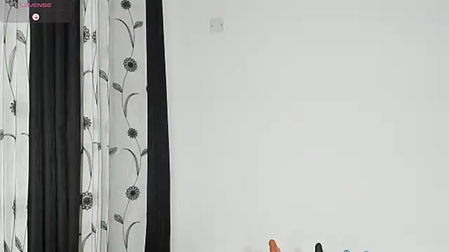 CREAMY_BUBBLEGUM's Live XXX Chat