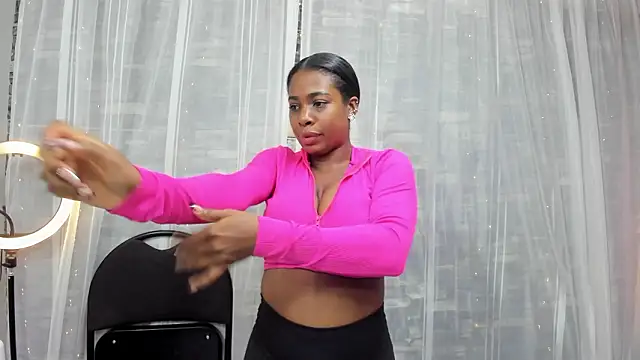 Онлайн чат XXX KatieGomez