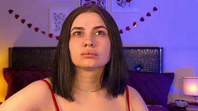 دردشة AdrianaTorres الجنسية المباشرة