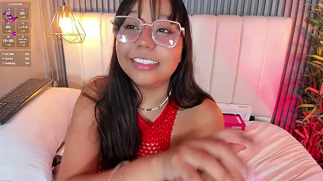 Chatroom XXX en direct de SofiAdanss