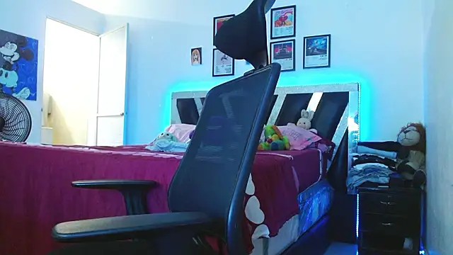 XXX chat uživo modela Sebasxxl12