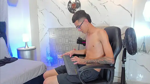 XXX chat uživo modela asher_lux