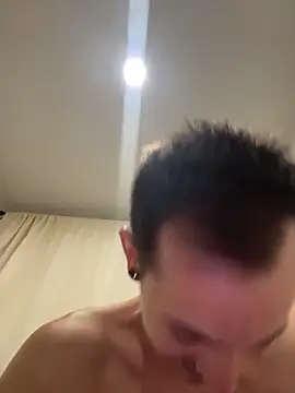 XXX chat uživo modela AxelMuller