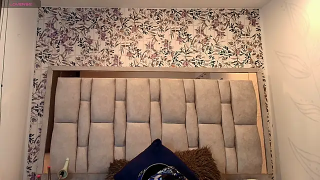 Emily__Cute__'s Live XXX Chat