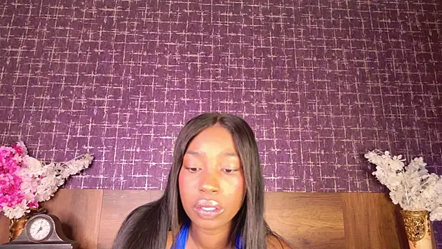 mollyjackson_ Adlı Modelin Canlı XXX Sohbeti