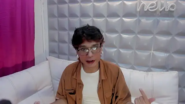 Онлайн чат XXX RonaldThompson__