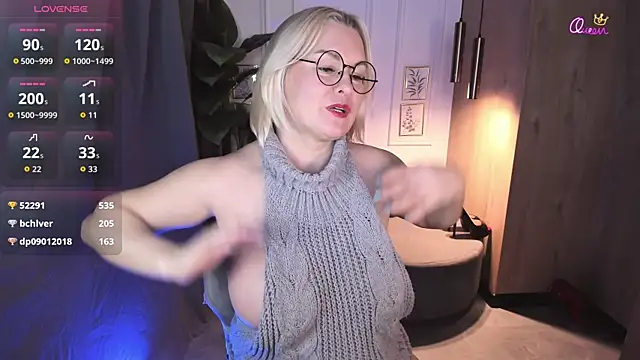 YolandaKiss' Live XXX Chat