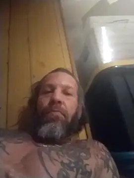 AceticPinscher 即時 XXX 聊天