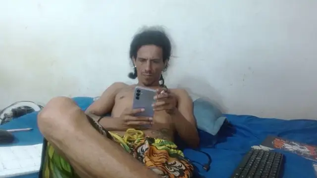 Chatroom XXX en direct de femboy_bigcock