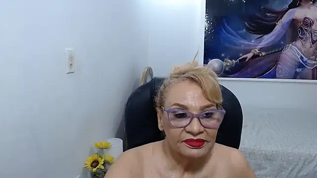 emiliaa_hot's Webcam Show