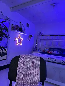 XXX chat uživo modela lucianaroy