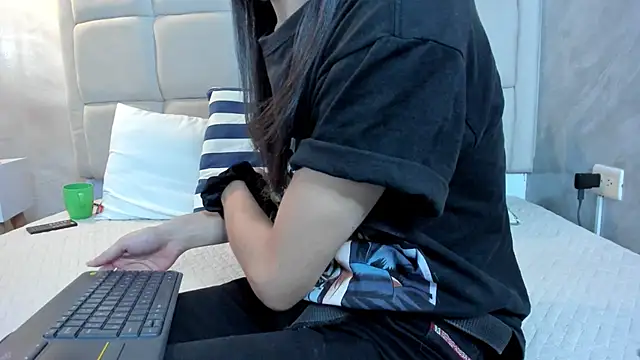 Chat XXX en directo de Hecatee_77