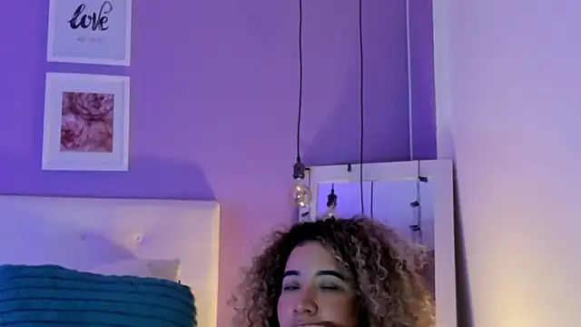 Charlotte11-11's Live XXX Chat