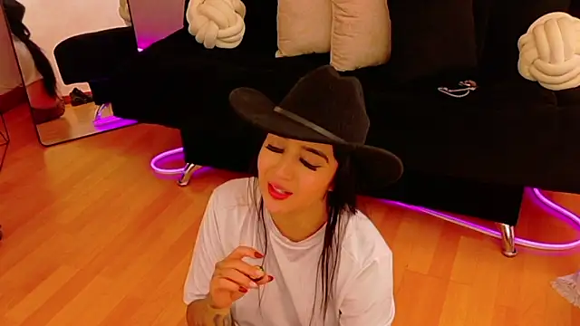 EmmyEvans1 Live XXX-chat