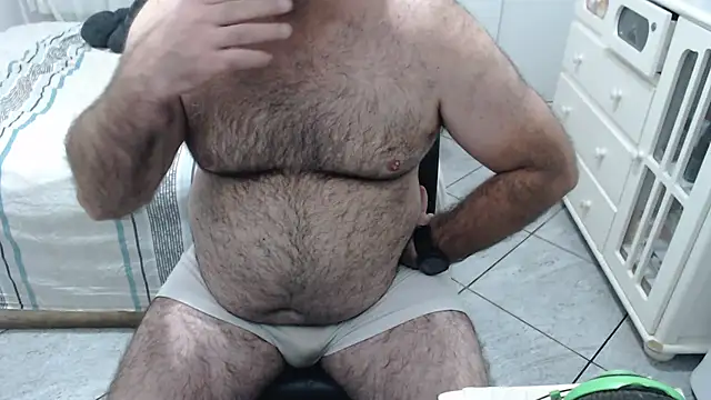 MysterBearMG live XXX chat