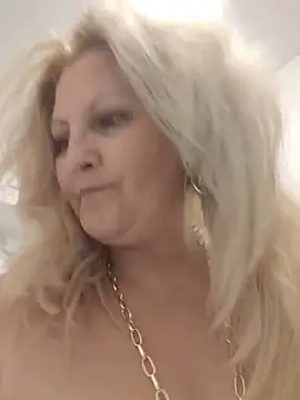 Divineblond Adlı Modelin Web Kamerası Şovu