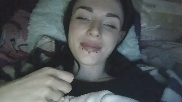 Trinsy_Love Adlı Modelin Canlı XXX Sohbeti