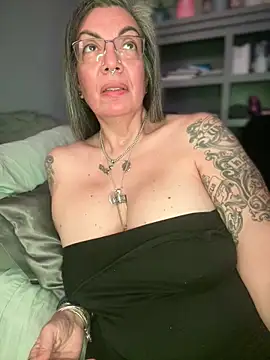 dieseldame1313 即時 XXX 聊天