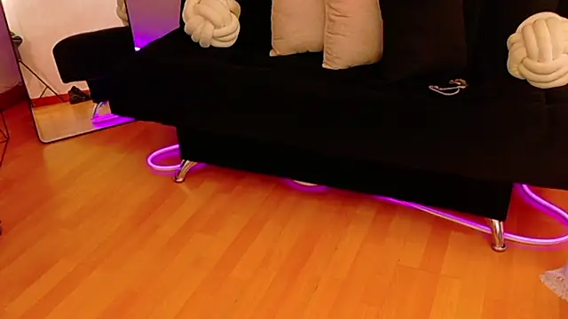 EmmyEvans1 Chat XXX live