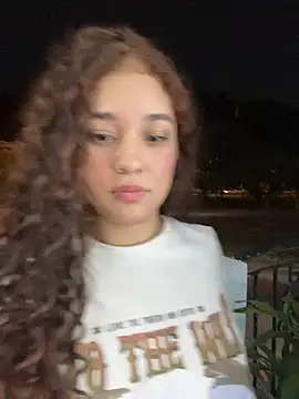 lana_rousse01 Adlı Modelin Canlı XXX Sohbeti