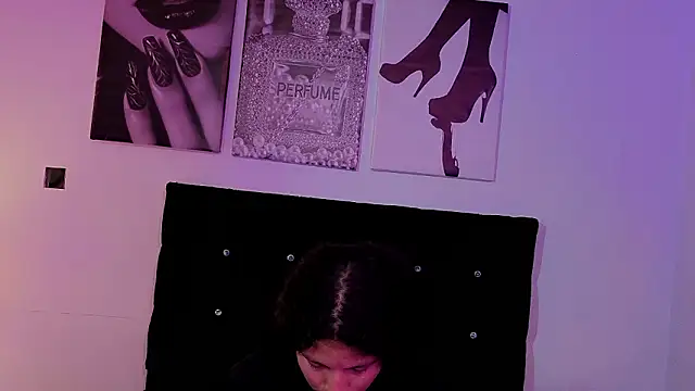 Zoe-yanin Chat XXX in diretta