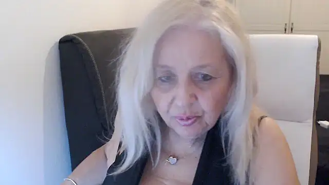 SusiLifeXXX: онлайн-секс-чат