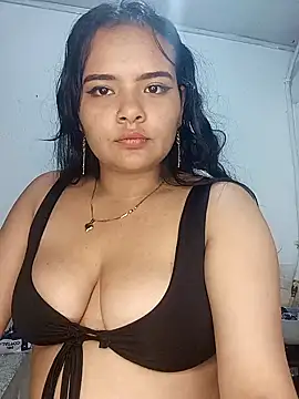 Emily_Rouse23 Adlı Modelin Canlı XXX Sohbeti