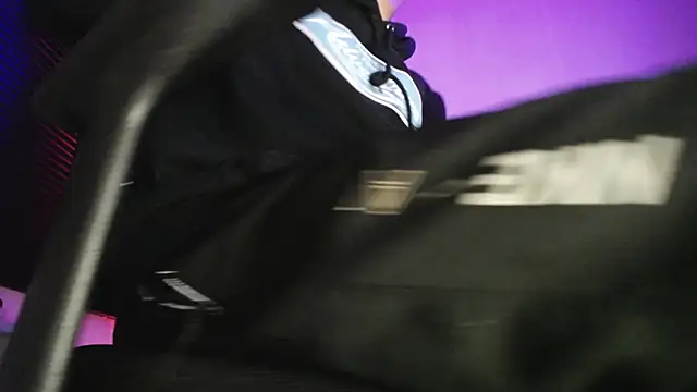 Chat +18 de zacwatson_ ao vivo