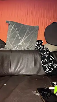 pervy_devil: διαδικτυακό σόου στην κάμερα