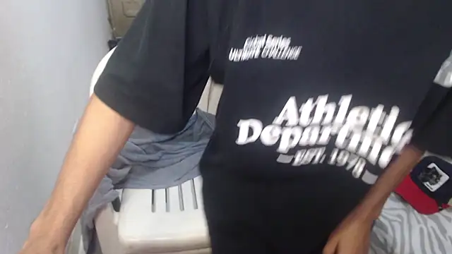 Chatroom XXX en direct de bby_santi