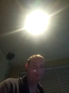 Chatroom XXX en direct de piercingpik