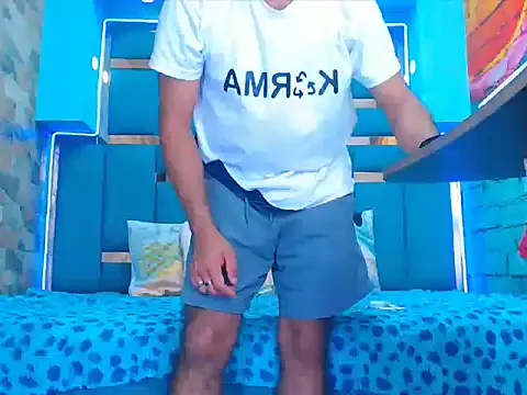 Chatroom XXX en direct de warmNoah