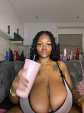 Chat XXX ao vivo de Yung-Missy