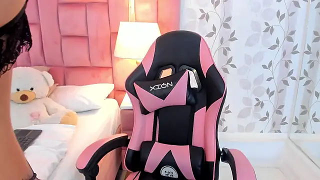 EllaEvanz 现场XXX聊天