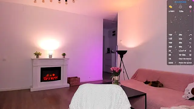 AnysaSmith Adlı Modelin Canlı XXX Sohbeti