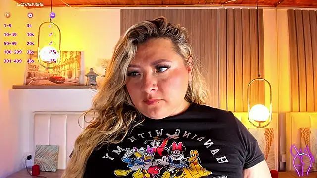 Kharla_Marin élő XXX-chatje