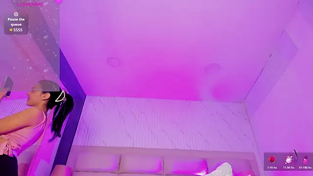 ManuelaEvans_ Adlı Modelin Canlı XXX Sohbeti