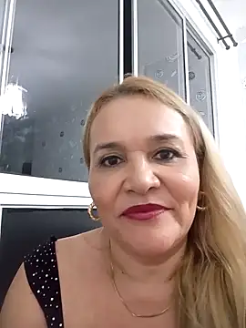 charlotte_milf30 élő XXX-chatje