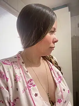 carolina16love Adlı Modelin Canlı XXX Sohbeti