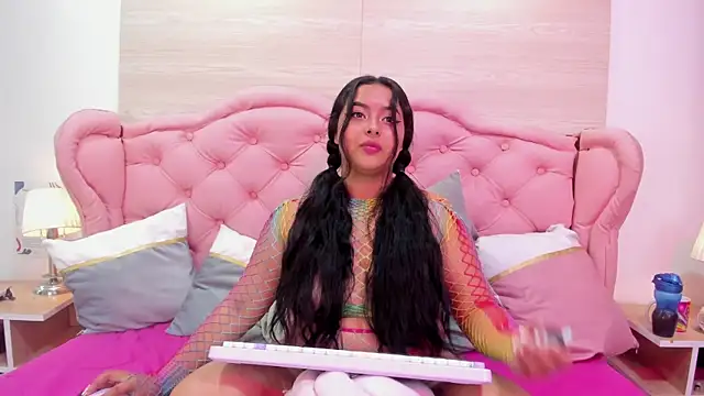 Chat XXX en directo de kamylaBm