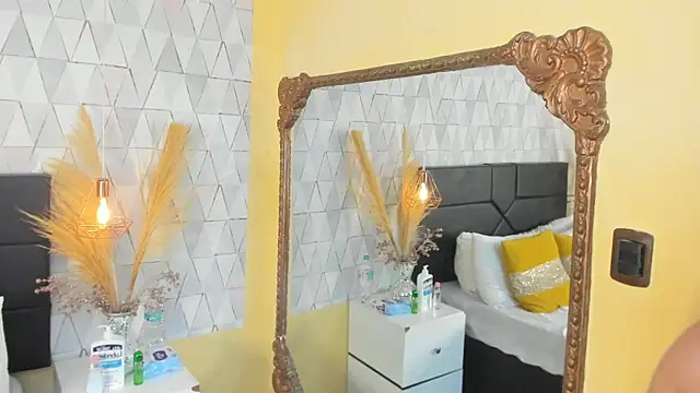 AronGarcia: διαδικτυακό σόου στην κάμερα