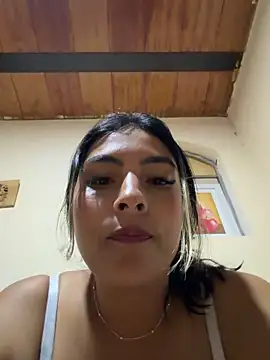 Cami_Leon2 Adlı Modelin Canlı XXX Sohbeti