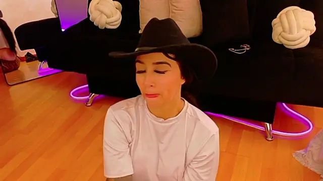 EmmyEvans1 Live XXX-chat