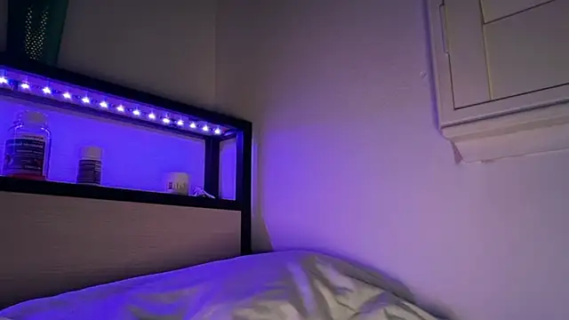 yourmila1 লাইভ XXX চ্যাট