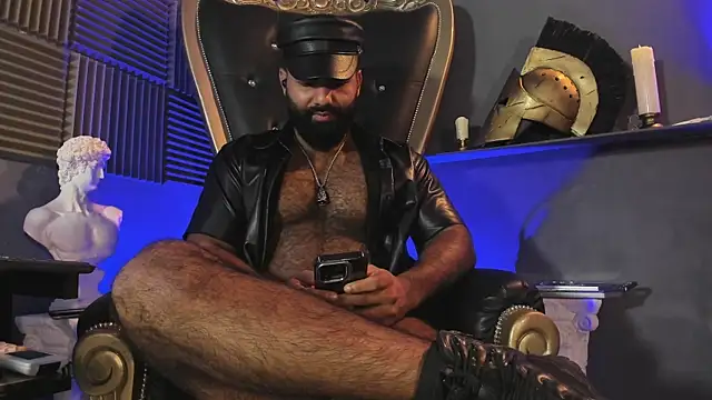 Pokazy przed kamerką – BeardAndrew